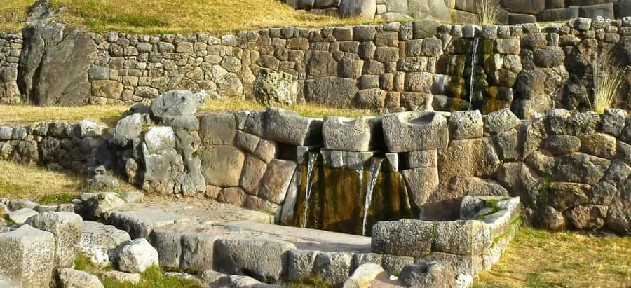 Cusco: Private City Tour and Saksaywaman Visit with Transfer - Q’enqo and the Inca treatment of the dead