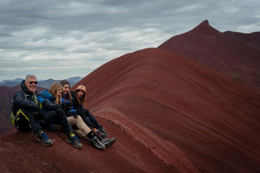 Cusco: Rainbow Mountain Tour at Sunset Without the Crowds - What to pack for the late return