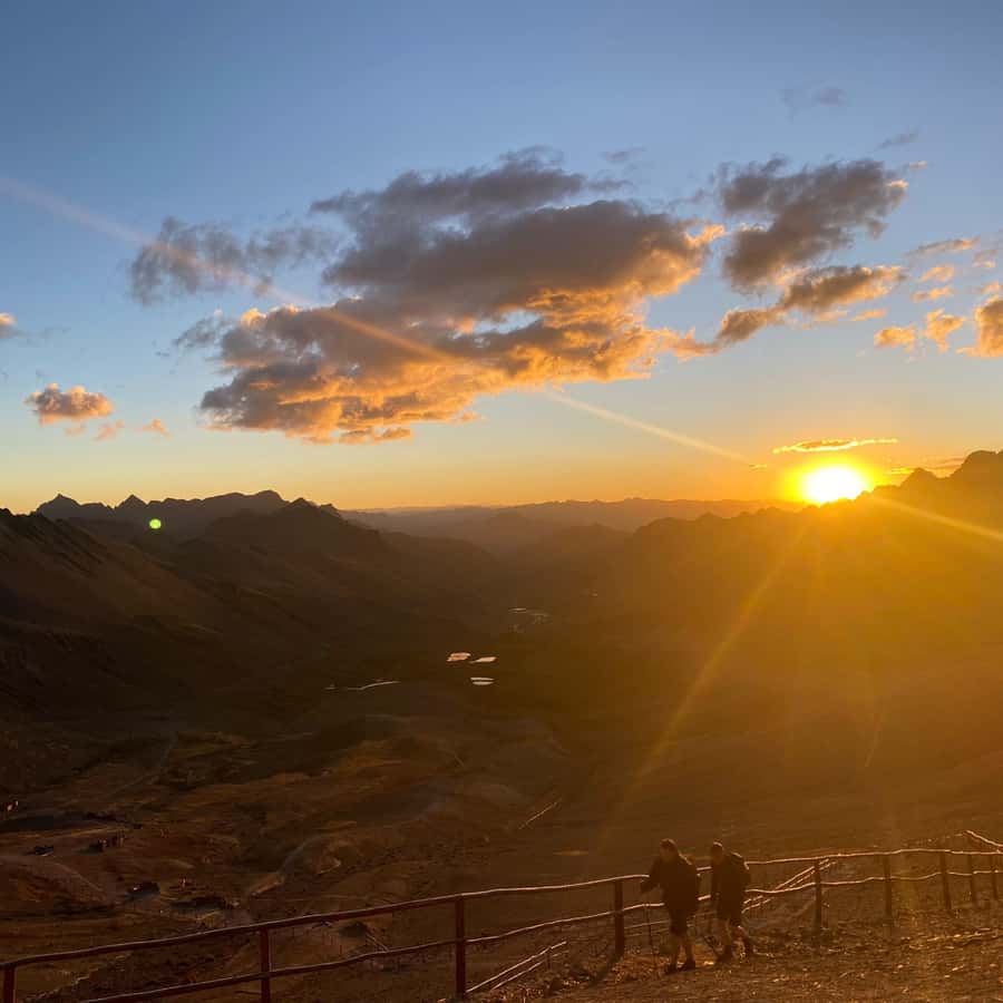 Cusco: Rainbow Mountain Tour at Sunset Without the Crowds - The high-altitude walk from 4,600 to 5,010 meters