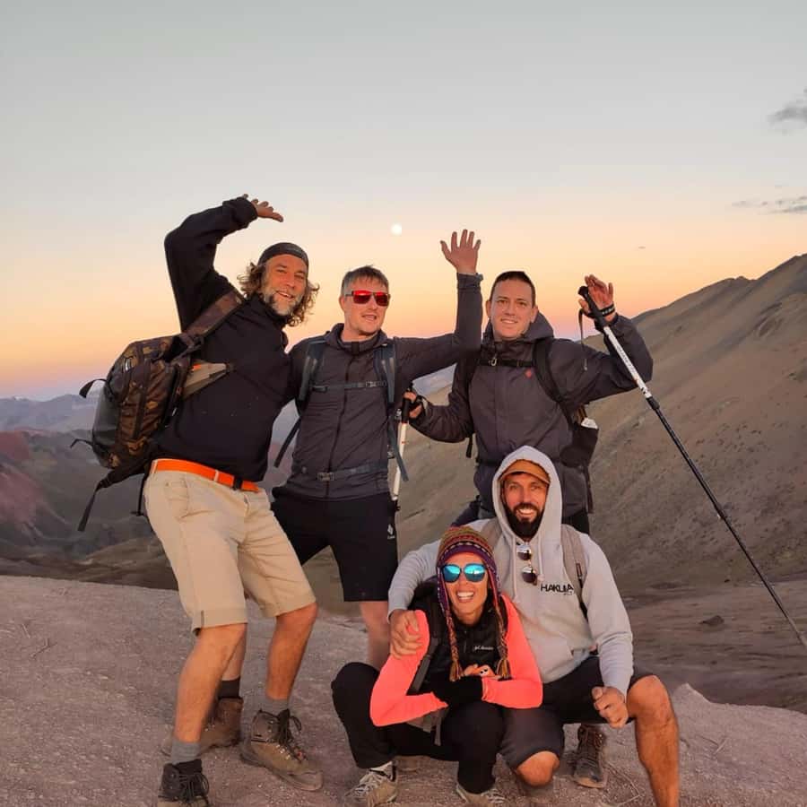 Cusco: Rainbow Mountain Tour at Sunset Without the Crowds - Box lunch above 5,000 meters