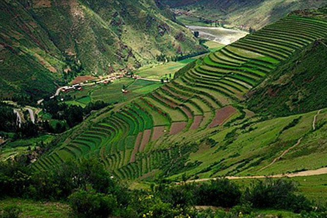 Cusco Sacred Valley and Machupicchu 4 Days - Inside Machu Picchu with a two-hour guided visit