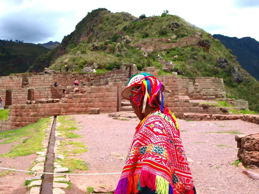 Cusco: Sacred Valley of the Incas Tour - Chinchero links Inca ruins with living craft