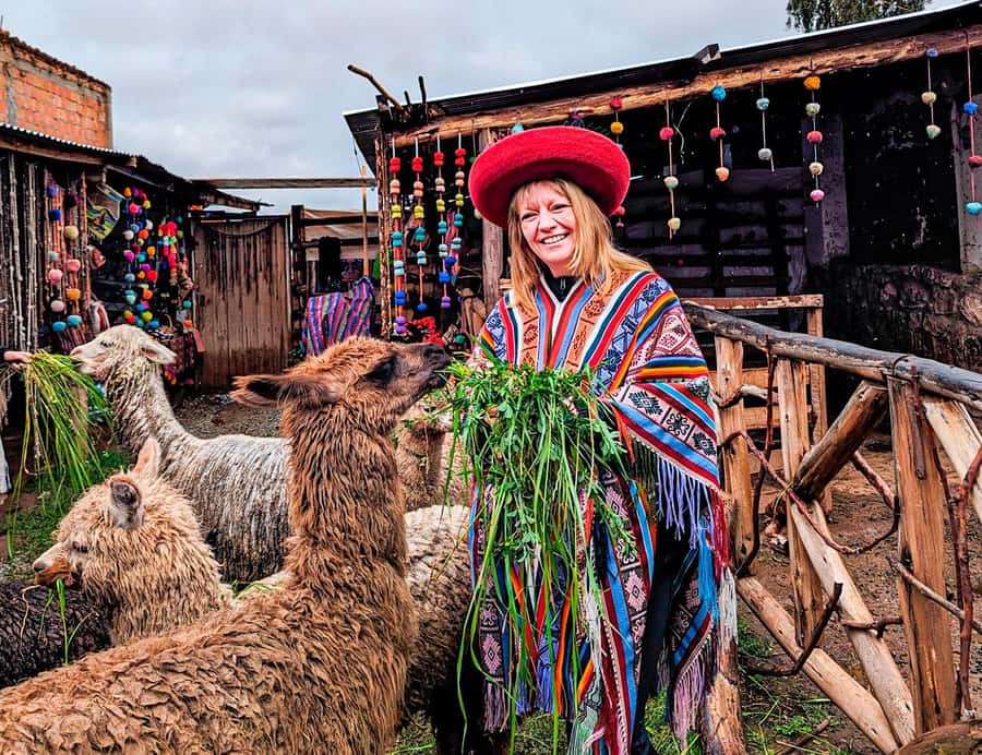 Cusco:Sacred Valley Pisaq,Ollantaytambo,Chinchero with Lunch - Chinchero connects ruins, church, and living craft