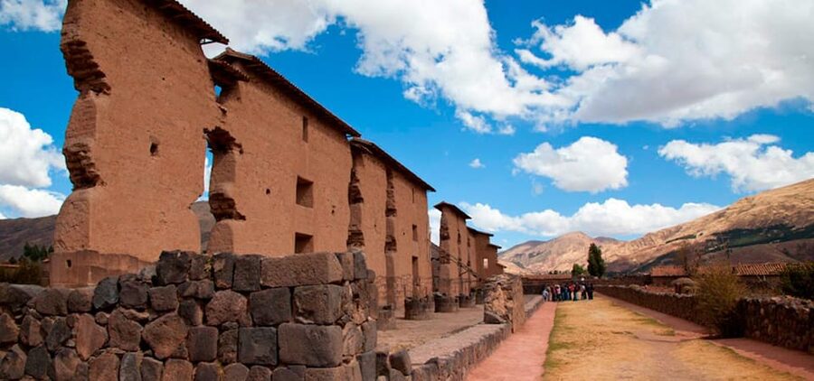 Cusco: Scenic Route of the Sun to Puno with Buffet Lunch - The guide can make or break the day