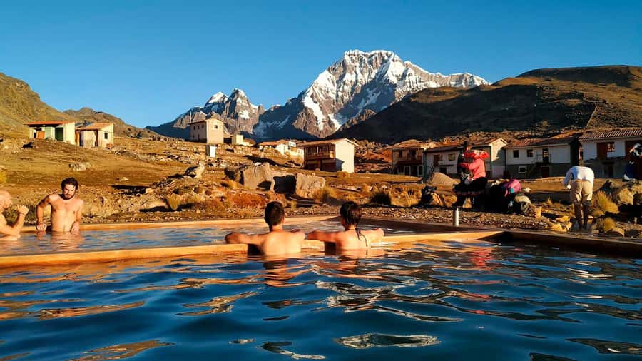 Cusco: Seven Lagoons of Ausangate Hiking Day Trip with Lunch - Breakfast in Pacchanta before the hike