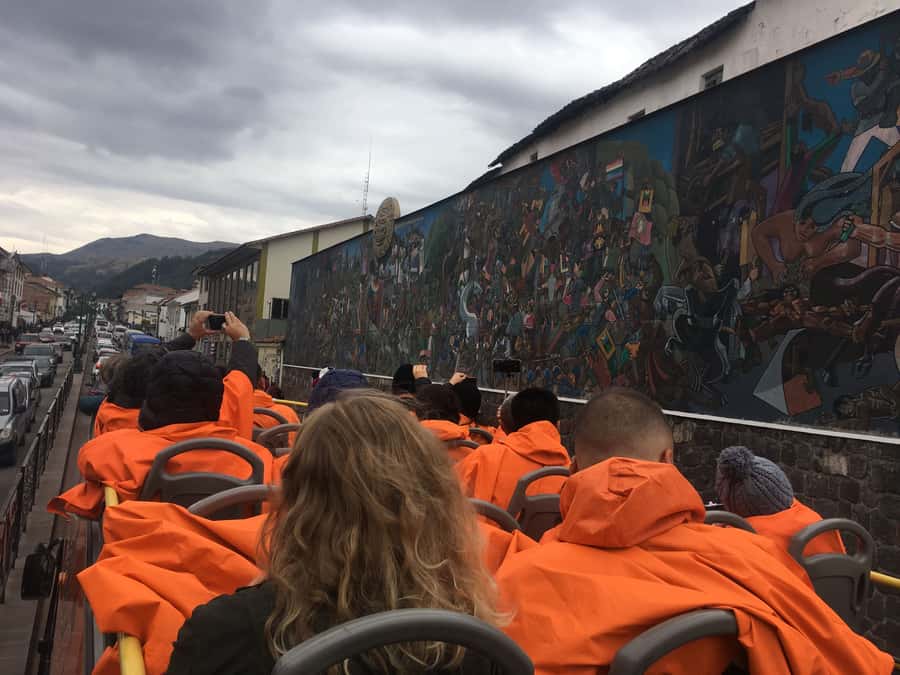 Cusco: Sightseeing Tour of the City on an Open-Top Bus - The guides and the language balance