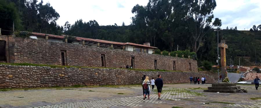 Cusco: Sightseeing Tour of the City on an Open-Top Bus - Sacsayhuamán: a quick look at massive Inca stonework