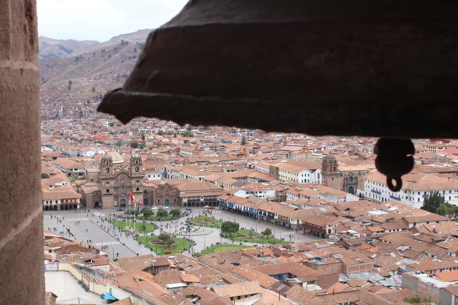 Cusco: Sightseeing Tour of the City on an Open-Top Bus - The shamanic center and the Pachamama ceremony