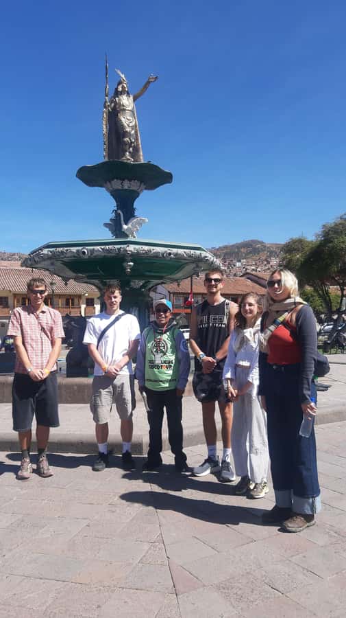 Cusco: Walking Tour with a Local Guide - What to bring for 150 minutes on foot