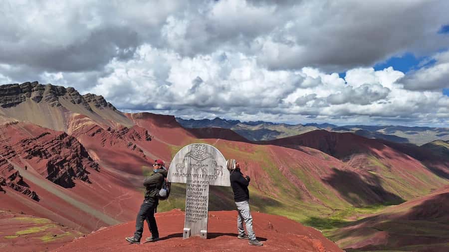 excursion to colorful mountain & red valley viewpoint cusco - Why this early start matters at Rainbow Mountain