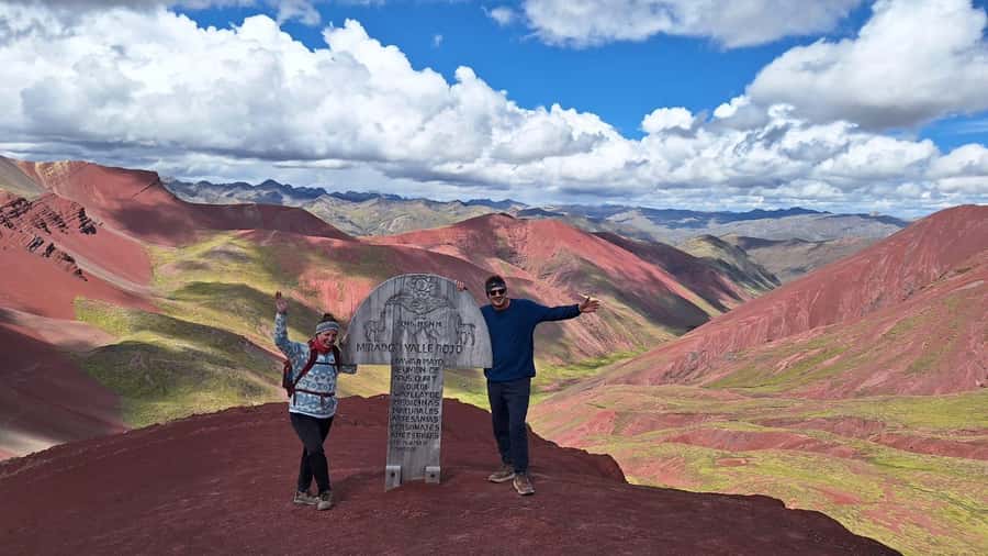 excursion to colorful mountain & red valley viewpoint cusco - Walking from Chillihuani to the Mountain of 7 Colors