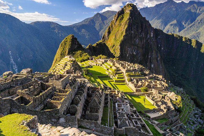 Excursion to MachuPicchu from Cusco with lunch | Private Service| - The Expedition train to Aguas Calientes