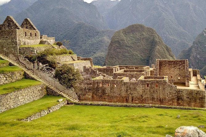 Excursion to MachuPicchu from Cusco with lunch | Private Service| - What the two-hour guided visit gives you