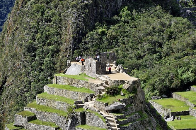Experience Machu Picchu sustainably on a private tour from Cusco - The Voyager train ride to Aguas Calientes