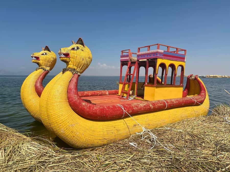 Floating Islands of the Uros - A close look at the three-hour schedule