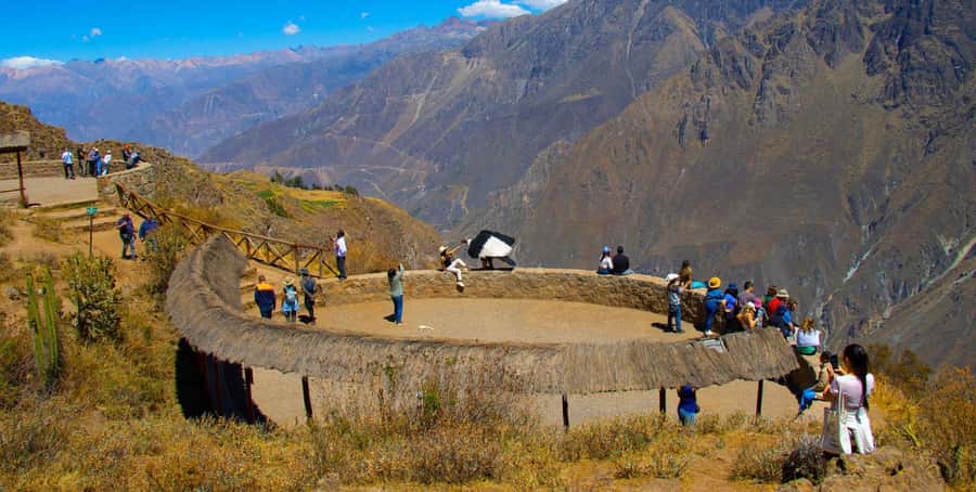 From Arequipa: Colca Canyon Full-Day Tour with Breakfast - Chivay breakfast after the first bus ride
