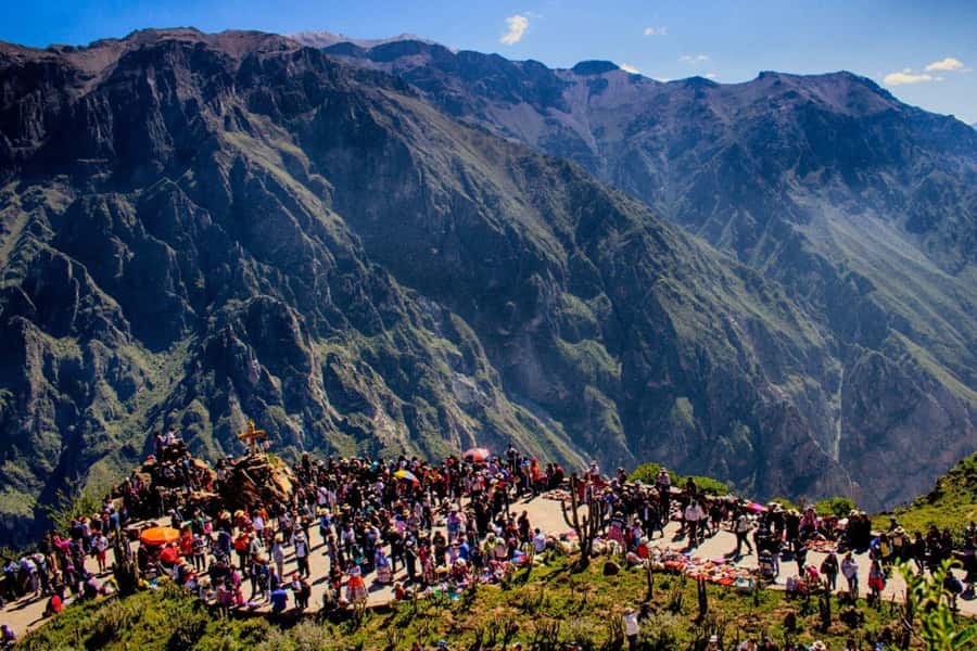 From Arequipa: Colca Canyon & La Calera Thermal Waters - The highland route through Yura and Pampa Cañahuas