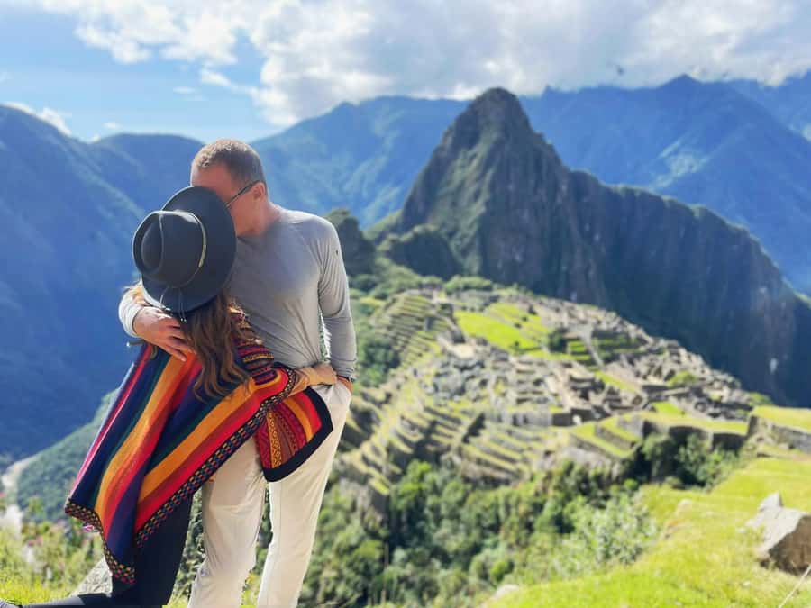 From Cusco: 1-day Machu Picchu Tour by Train - From Cusco at 4:00 AM to the railway