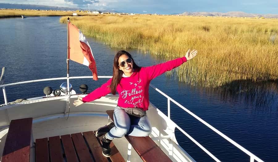 From Cusco: 2-Day Lake Titicaca Tour - Day 2: Uros and the first view of the lake