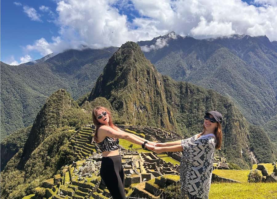From Cusco: 2-Day Trip to the Sacred Valley and Machu Picchu - Why this two-day route works