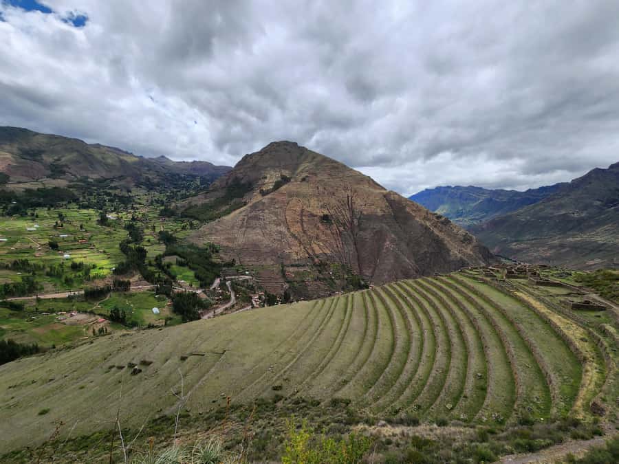 From Cusco: Chinchero, Moray, Maras, Ollantaytambo, Pisaq - Urubamba buffet lunch after the morning sites