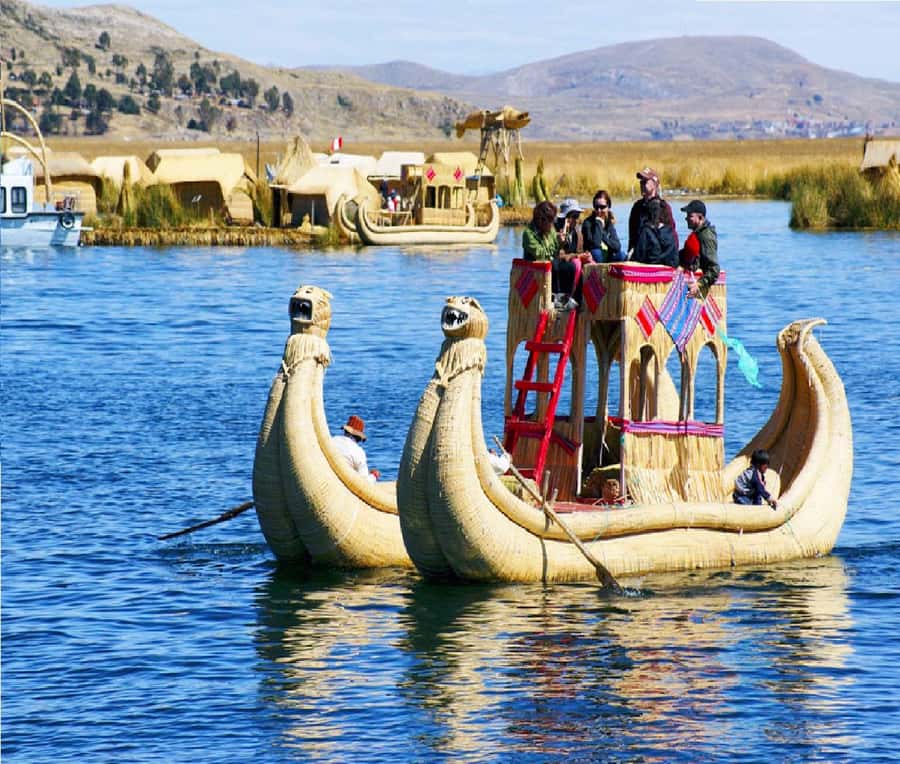 From Cusco: Lake Titicaca with a visit to Uros and Taquile - Andahuaylillas church and the Andean Baroque style