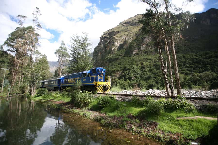 From Cusco: Machu Picchu Full-Day Guided Tour - The Ollantaytambo to Aguas Calientes train ride