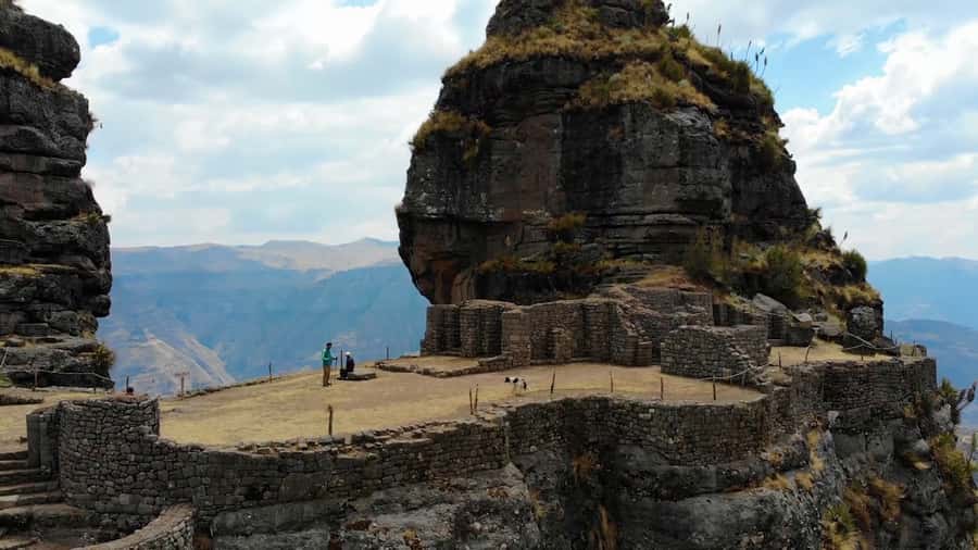 From Cusco: Waqrapukara Hike Full-Day Tour With Meals - The early drive to Acomayo’s four lagoons