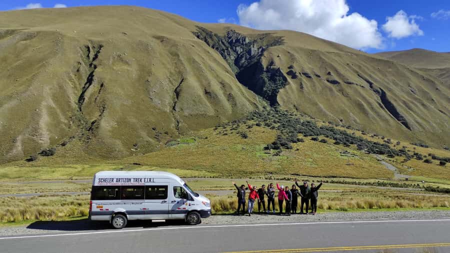 From Huaraz: Chavín de Huantar & Chavín Museum Day Trip - A 20-minute pause at Querococha Lake