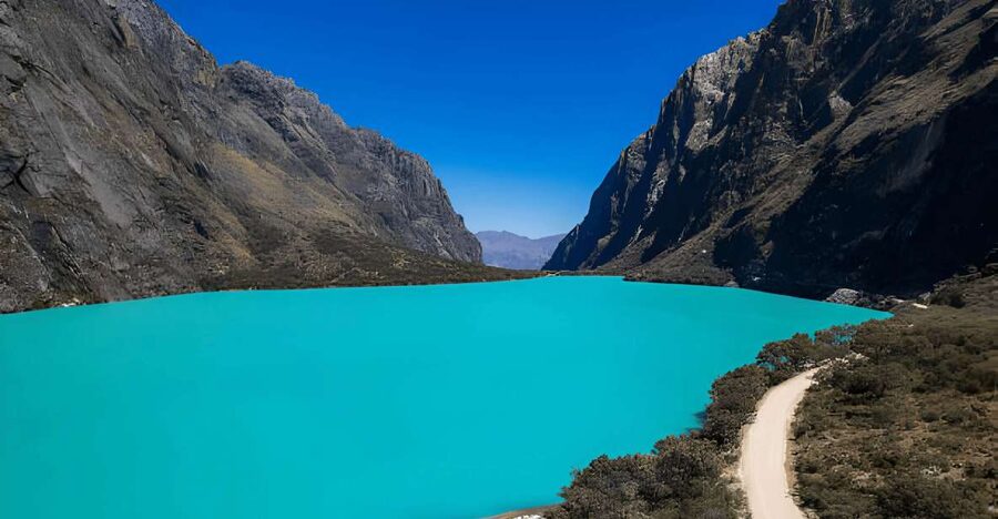 From Huaraz: Tour to Llanganuco Lakes (Chinancocha Lake) - Lunch is practical, not part of the base price