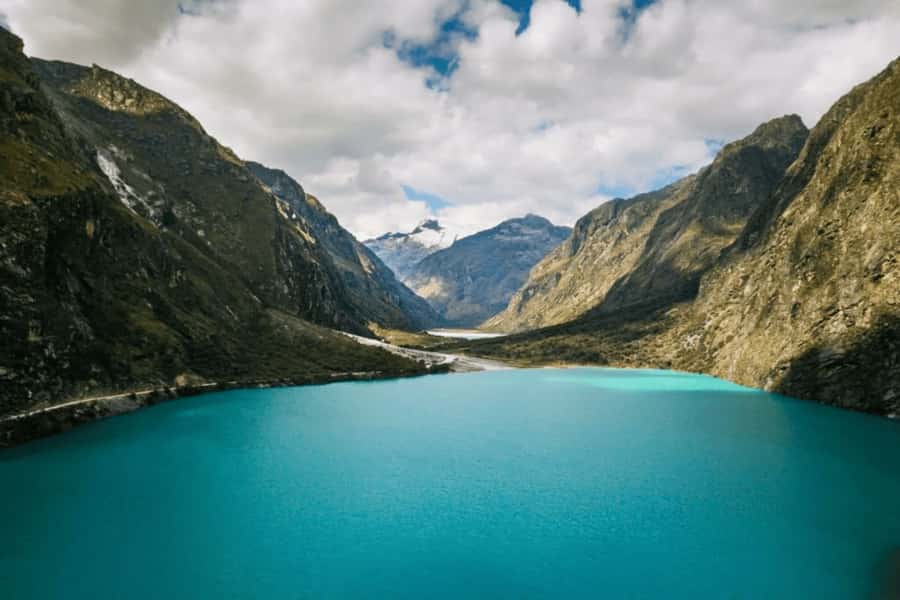 From Huaraz: Tour to Llanganuco Lakes (Chinancocha Lake) - Carhuaz begins the day with a sweet local taste