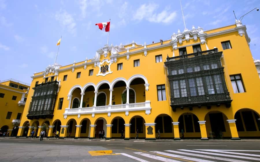 From Lima: City Tour with Catacombs & Pachacamac Inka Ruins - Plaza de Armas and the colonial center