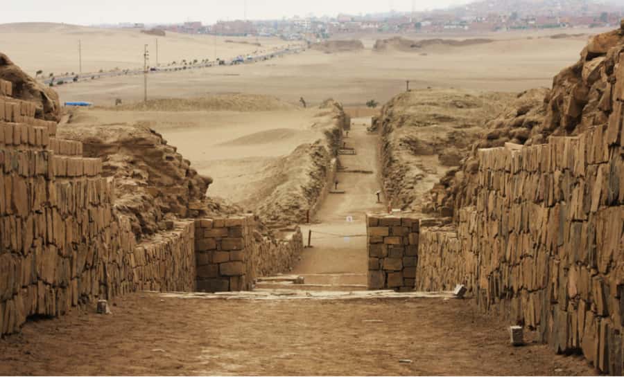From Lima: Pachacamac Inka Pyramids & The Larco Museum Tour - How the transport shapes the day