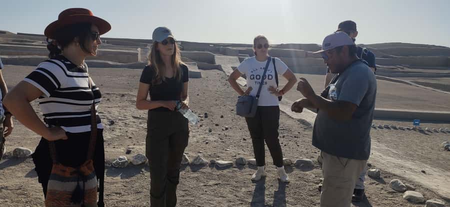 From Nazca: Cahuachi Pyramids Tour and Textile Workshop - What the desert setting adds to the visit