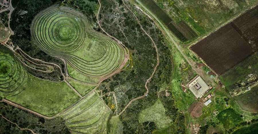 From Ollantaytambo: Moray, Maras, and Chinchero Guided Tour - Maras and its 2,000 working salt pools
