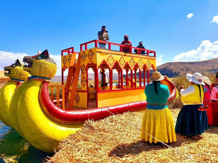 From Puno: Excursion to Uros and Taquile Islands + Income - Boat travel and the shape of the day