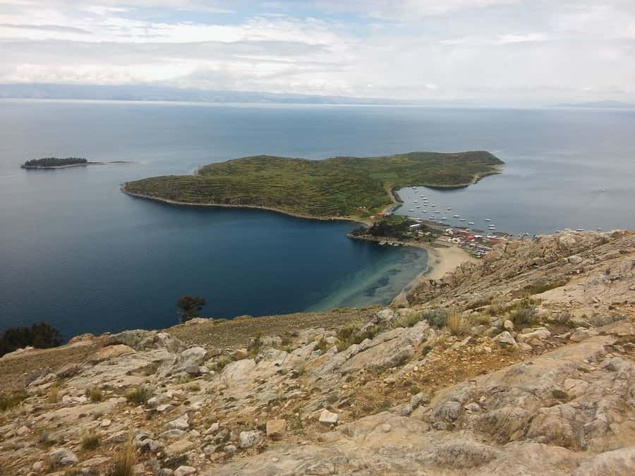 From Puno: Sun Island and Copacabana 1-Day Tour - Leaving Puno early for the Peru-Bolivia border