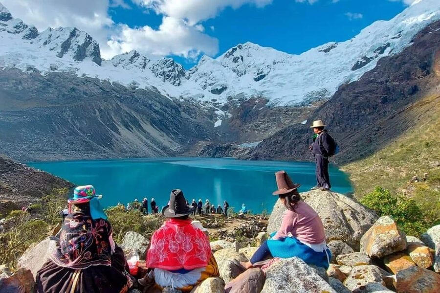 Full Day to Rocotuyoc and Congelada Lagoons - The guide and language question