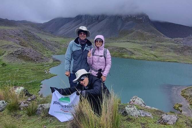 Full-Day Tour to Ausangate 7 Lakes - What the guides add to a demanding walk