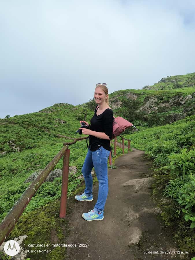 Hiking Lomas de Lachay in Lima - Breakfast before the trail