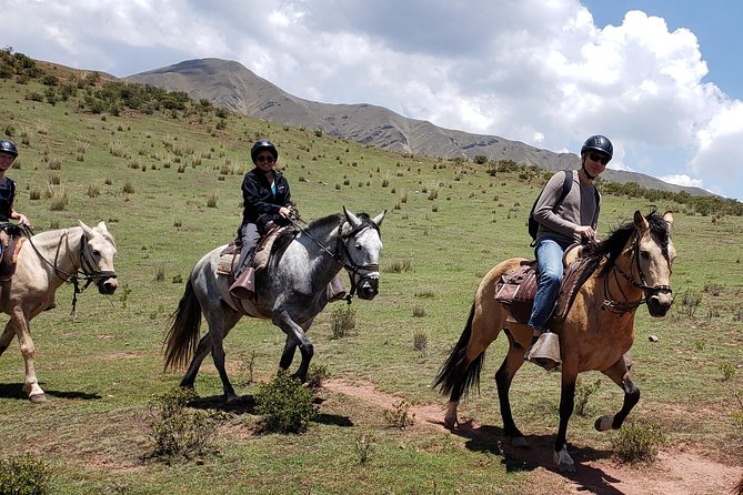 Horseback Riding Plus Tour to Sacsayhuaman, Quenqo, Puka Pucara and Tambomachay - Qenqo: stone, ritual, and unanswered questions