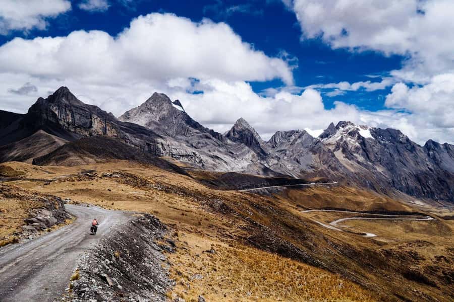 Huaraz: Bike tour | Mountain Biking in the Andes - Setting out from Huaraz at 8 a.m.