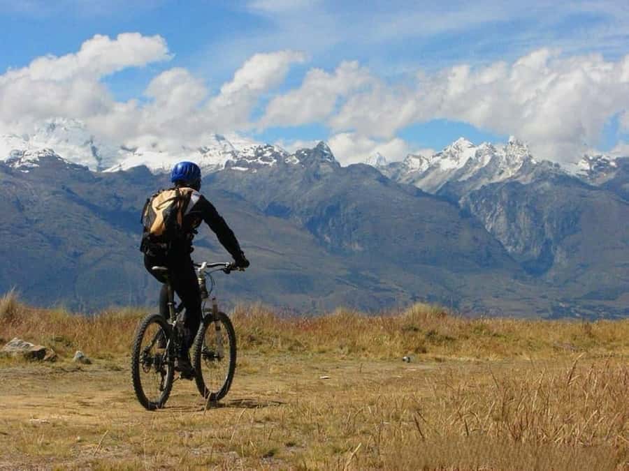 Huaraz: Bike tour | Mountain Biking in the Andes - Portada de Cojup and the high point