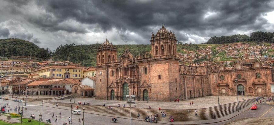 In Cusco: Saqsaywaman, Qenqo, Pukapukara, Tambomachay. - Qenqo and its carved ritual spaces
