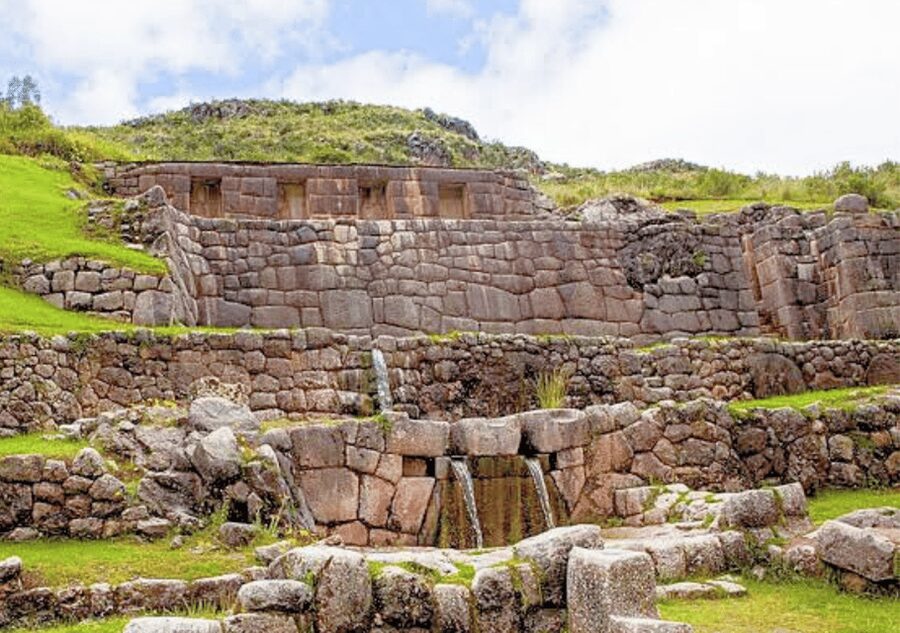 In Cusco: Saqsaywaman, Qenqo, Pukapukara, Tambomachay. - Puka Pukara, the red fortress above Cusco