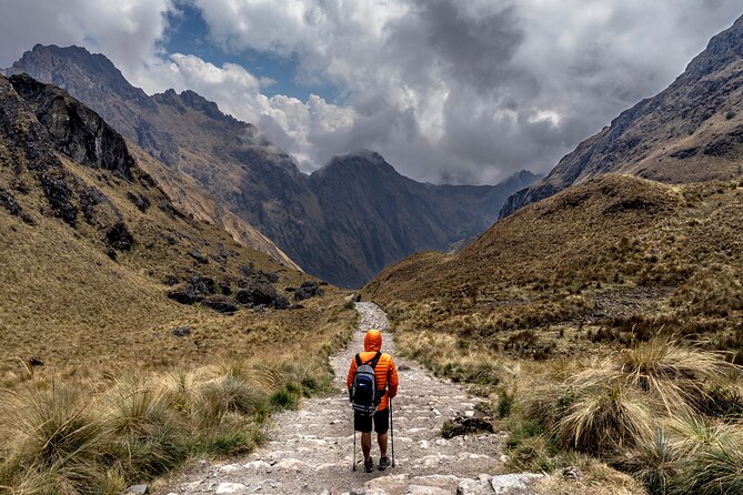 Inca Trail 4 Day Adventure to Machu Picchu with Panoramic Train - Food, camping, and the people behind the trek