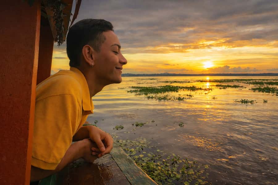 Iquitos: 6-Hour Wonderful Wildlife Guided Tour - Walking to the mythical Lupuna tree