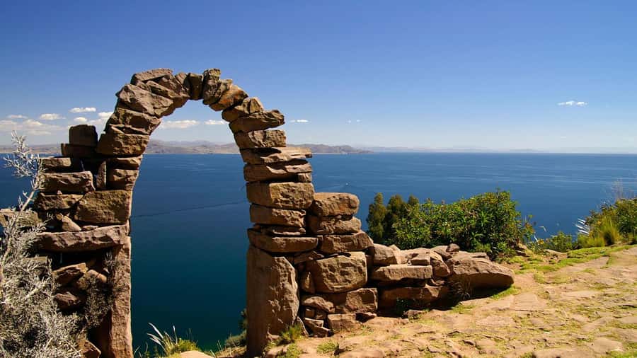 Lake Titicaca, Uros and Taquile Full-Day Tour - Leaving Puno for the open water