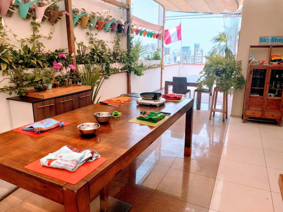 Lima: 4-Course Peruvian Cooking Class in Miraflores - Finding SkyKitchen in a residential building