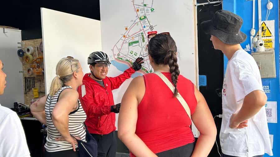Lima: City biking - Barranco’s painted walls and bohemian streets